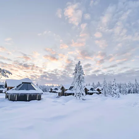 Northern Lights Village Resort 4*
