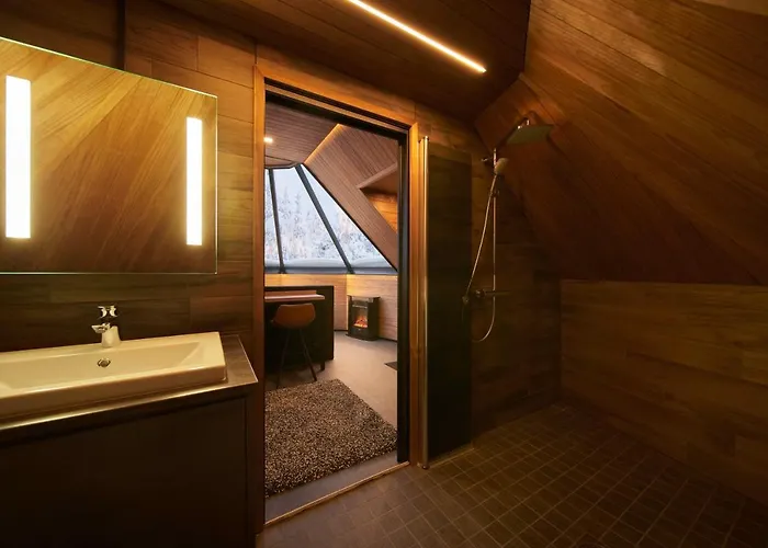 Northern Lights Village 4*